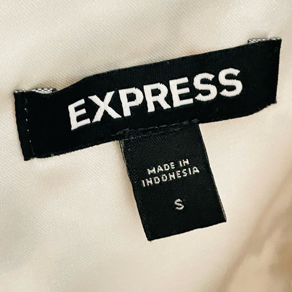 Express Ruffle Wrap Hi-Lo Maxi Dress - Picture 8 of 8